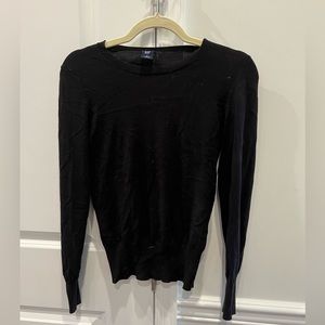 5/$10 Black crewneck sweater by gap size S